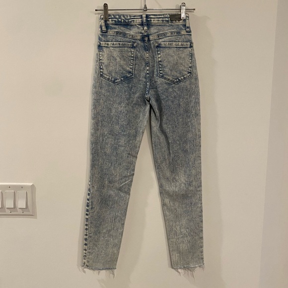 RSQ 90s Acid Wash Vintage Mom Skinny Denim Jeans - Picture 4 of 11